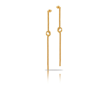 "Dangling knot earrings from the Classic collection (P10776AU)"